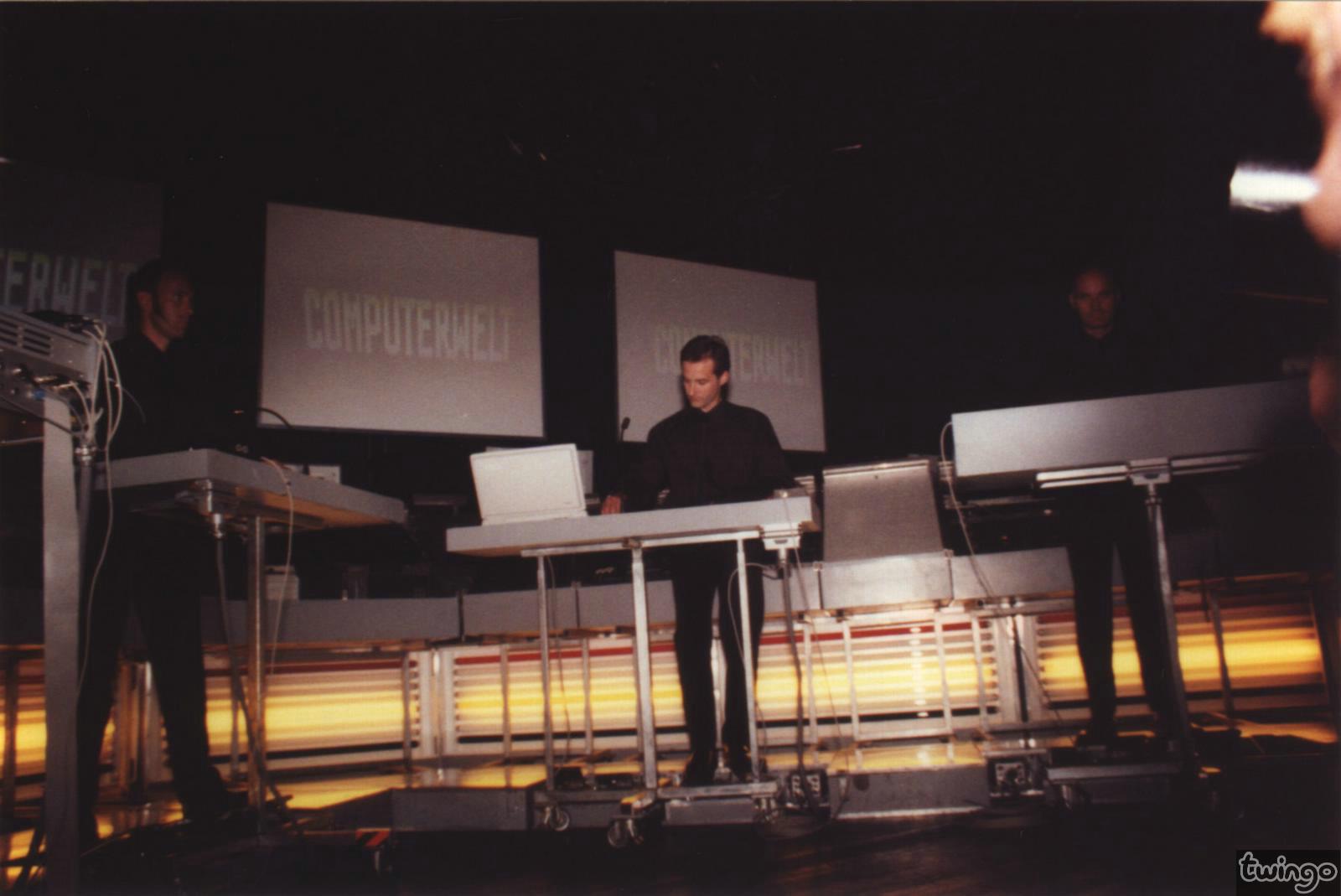 19911113-concert02.jpg