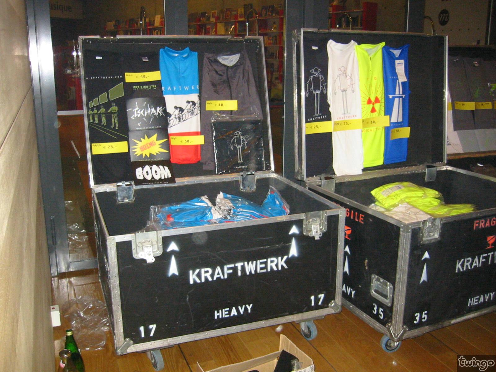 20020926-merchandise01.jpg